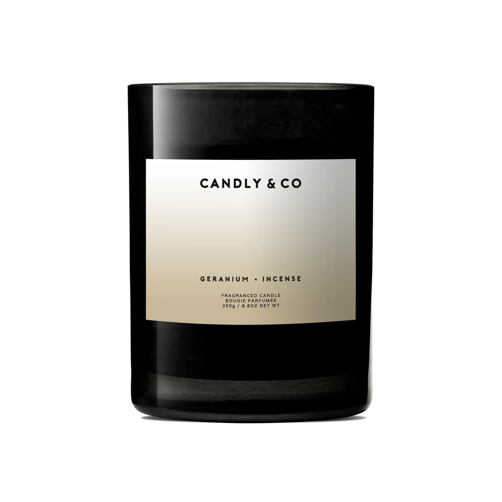 Duftlys med geranium og røgelse - CANDLY & CO