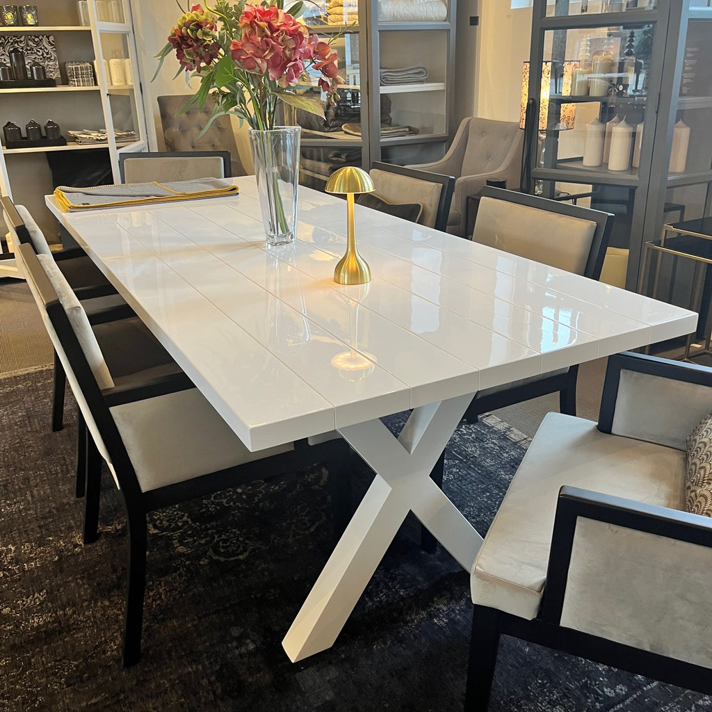 Hvidt højglanslakeret spisebord  - Rørvig udstillingsmodel