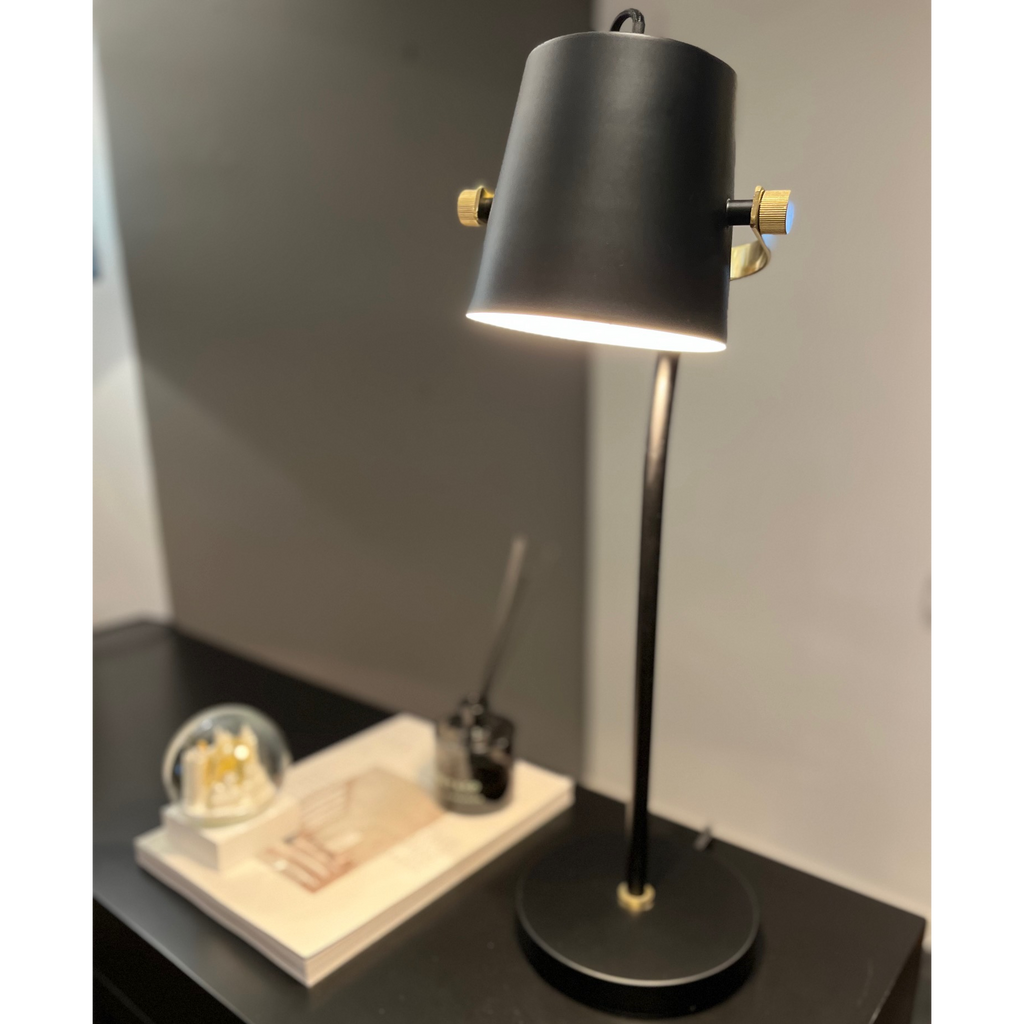 Sort bordlampe med messing - New York udstillingsmodel